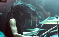 福田洋子（Dr）（撮影：テッド・ジェンセン）