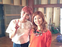 左からGILLE、小林明子。