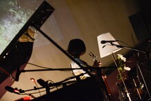 Predawn「Make believe, Make a wish」プラネタリウムライブの様子。（Photo by AZUSA TAKADA）