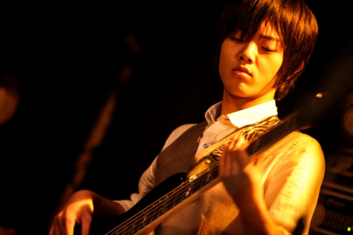 ガール（撮影：西槇太一）