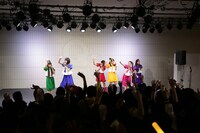 たこやきレインボー「かんぱいイベント」の様子。