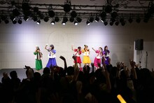 たこやきレインボー「かんぱいイベント」の様子。