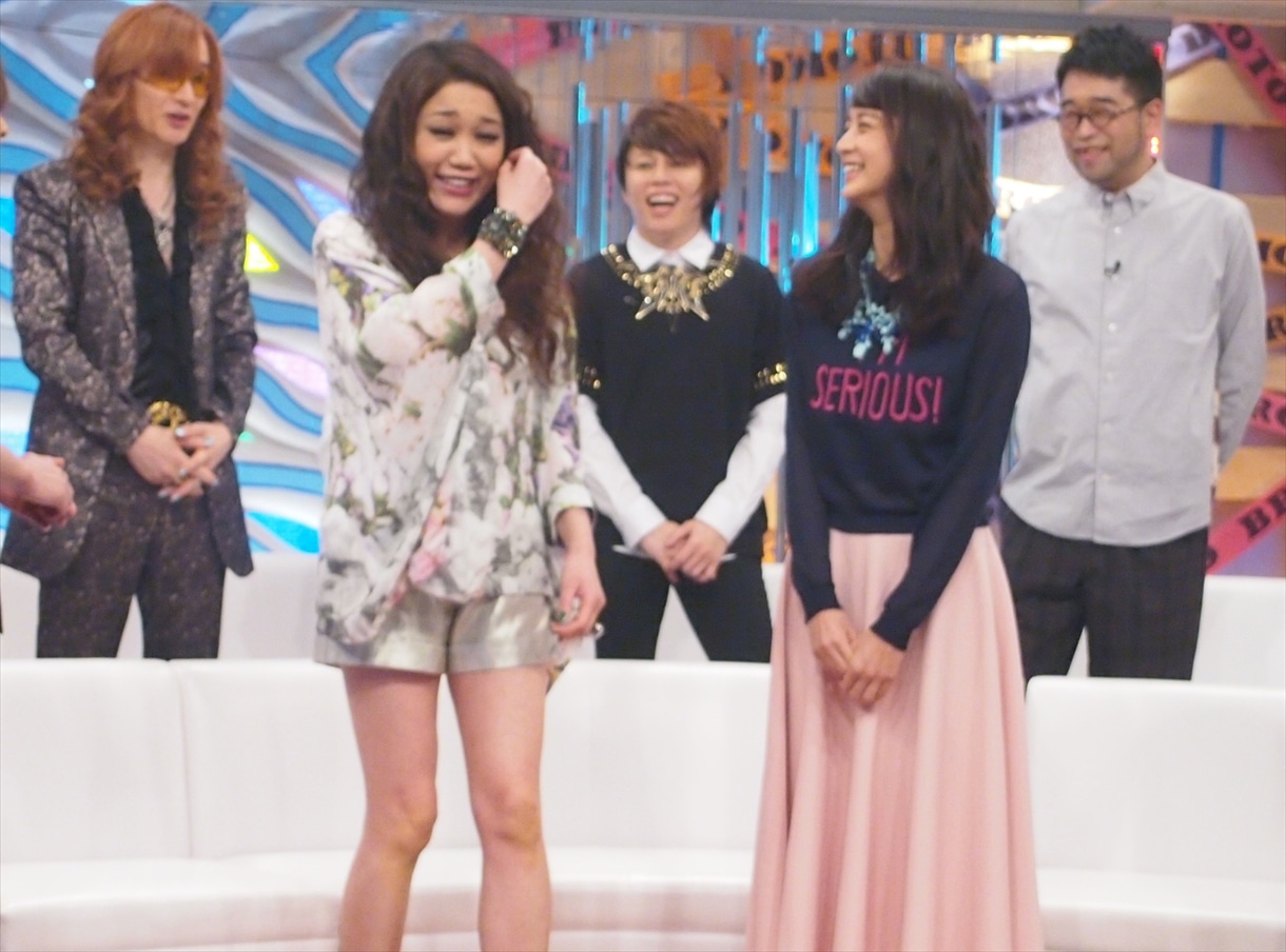 「新堂本兄弟」トーク収録時のJUJUと山本美月。
