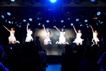 愛乙女★DOLL定期公演「もっと、もっと高く！まだ見たことのない景色へ」の様子。