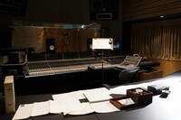 大瀧詠一はコントロールルームにマイクを持ち込んでレコーディングを行っていた。