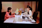 コメント映像で参加した瑞季（左）と鈴木裕乃（右）。中央の「4」は杏野なつの代わりで、鈴木が声を当てた。