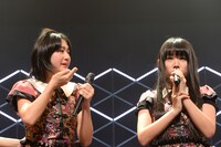 小林歌穂（左）と廣田あいか（右）。