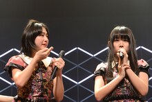 小林歌穂（左）と廣田あいか（右）。