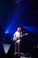 中嶋イッキュウ（Vo, G）（Photo by Ohagi）