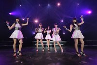 2014年の人気画像29位は「Perfumeと9nineライブ初共演！地元広島で姉妹スイッチ」より、ちゃあぽんの代わりにあ～ちゃんが入った9nine。