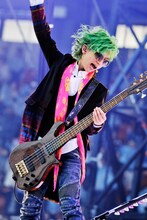 tetsuya（B）（撮影：緒車寿一、今元秀明、岡田貴之、田中和子）