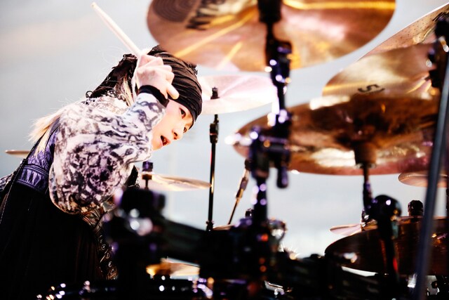 yukihiro（Dr）（撮影：緒車寿一、今元秀明、岡田貴之、田中和子）