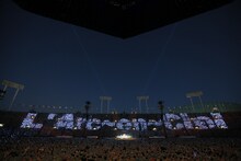 L'Arc-en-Ciel「L'Arc-en-Ciel LIVE 2014 at 国立競技場」3月21日公演の様子。（撮影：緒車寿一、今元秀明、岡田貴之、田中和子）