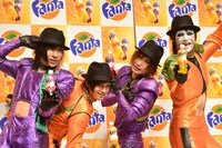 “怪盗”に転職したゴールデンボンバー。