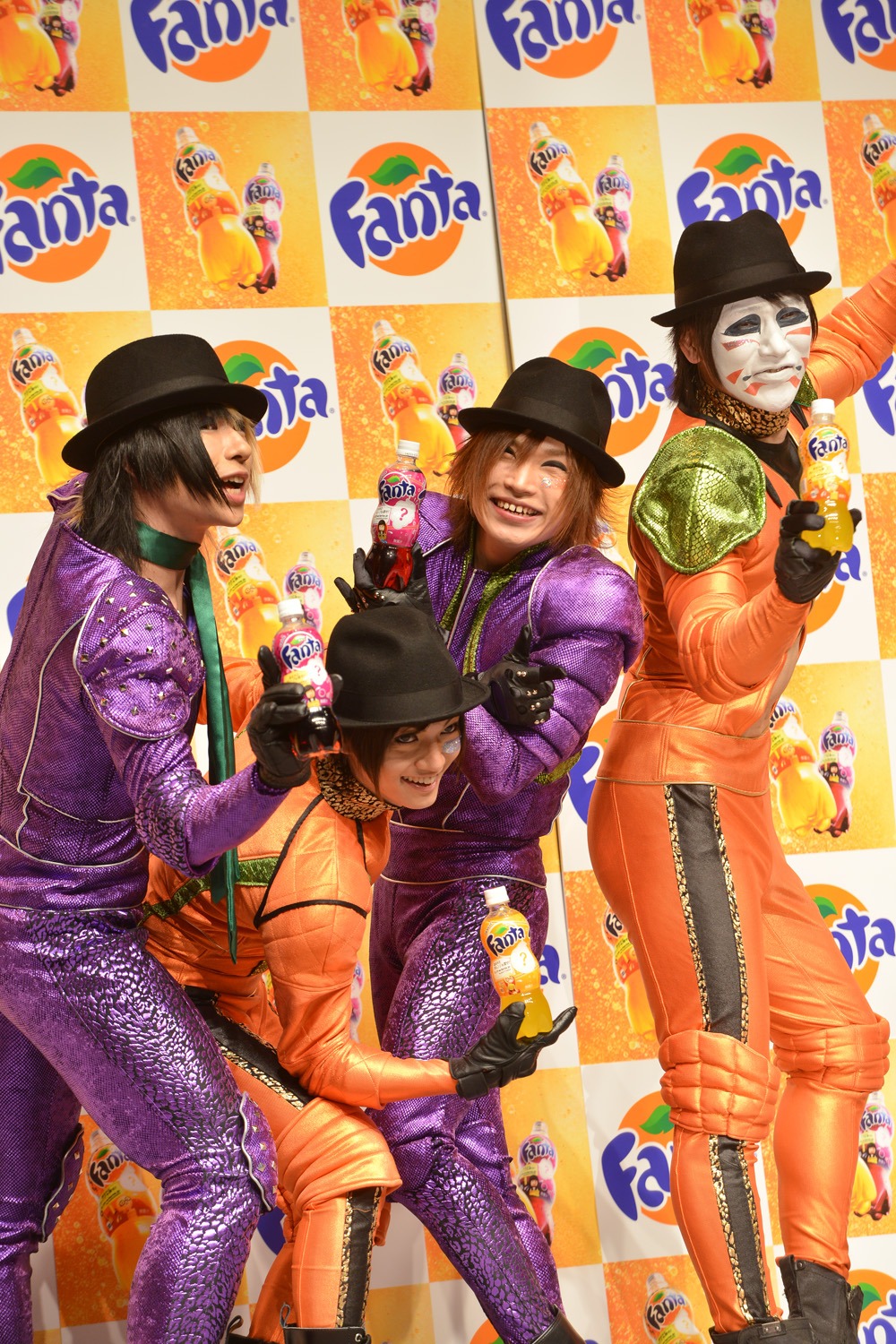 ゴールデンボンバー