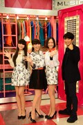 「MUSIC JAPAN」取材会に登場したPerfumeとユースケ・サンタマリア。左からかしゆか、あ～ちゃん、のっち、ユースケ。