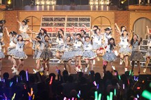 HKT48「HKT48九州7県ツアー～可愛い子には旅をさせよ～」福岡サンパレス公演の様子。(c)AKS