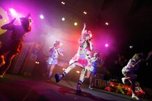 きゃりーぱみゅぱみゅ「NANDA COLLECTION WORLD TOUR 2014」オーストラリア公演の様子。（撮影：石井亜希）