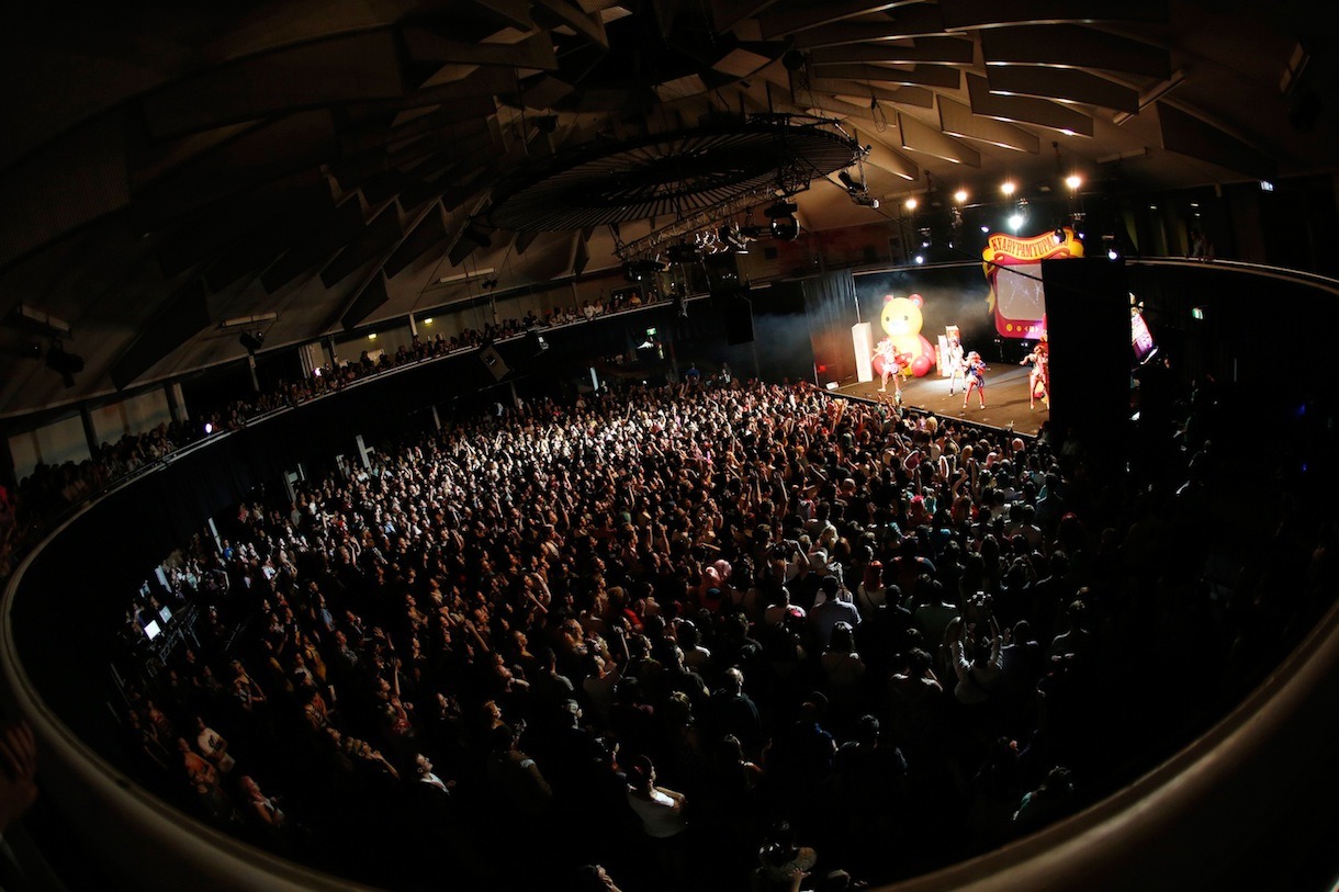 きゃりーぱみゅぱみゅ「NANDA COLLECTION WORLD TOUR 2014」オーストラリア公演の様子。（撮影：石井亜希）