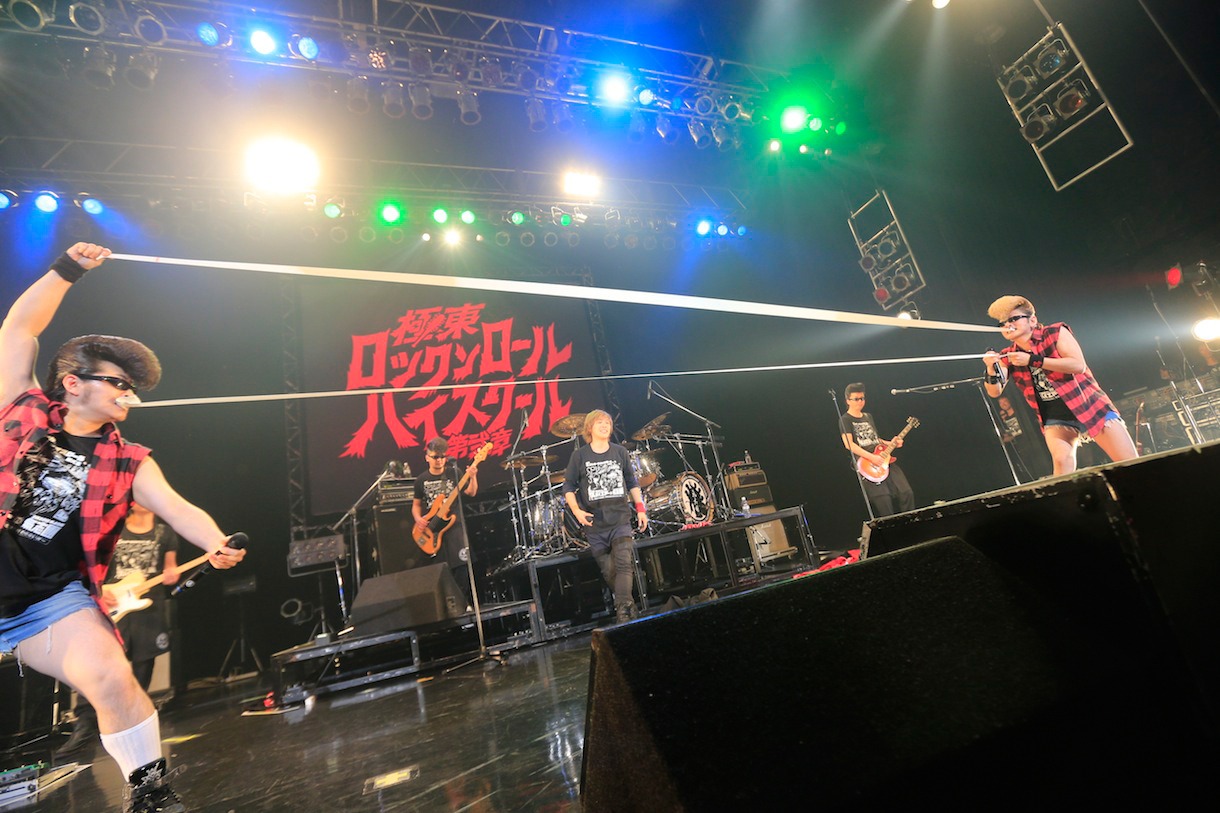 3月20日に愛知・Zepp Nagoyaで行われた「SPYAIR vs 氣志團 ～桶狭間爆音合戦!!尾張名古屋の終わらない夜～」アンコールの様子。