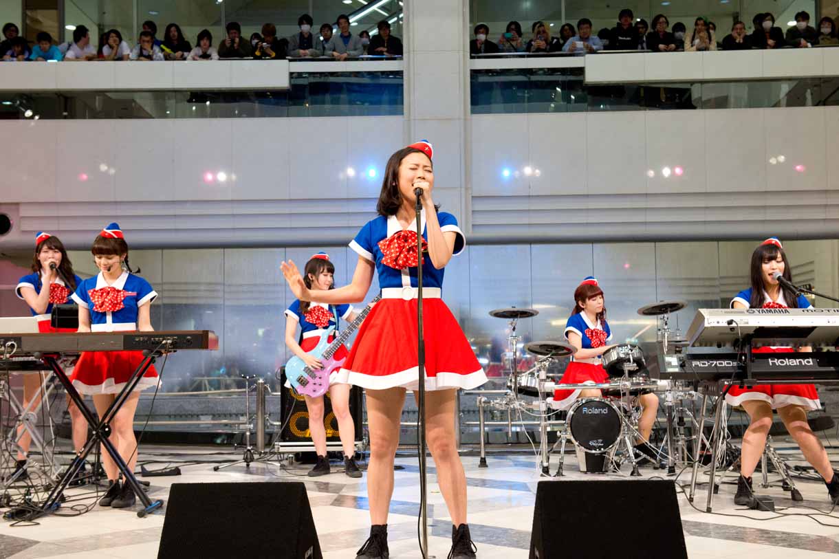 PASSPO☆「Perfect Sky」初披露の様子。
