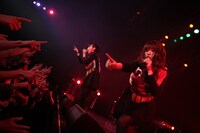 「ピエールナイト」BiSのライブの様子。（撮影：西槇太一）