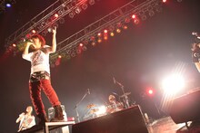 CASCADE（撮影：西槇太一）