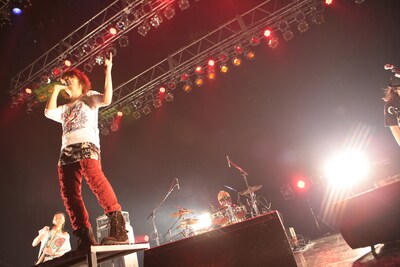 CASCADE（撮影：西槇太一）