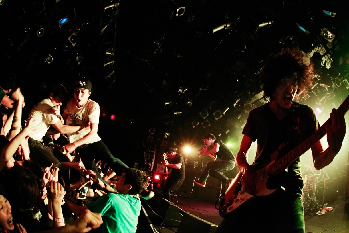 NUBO「"Human hymns"TOUR 2013-2014 FINAL」東京・渋谷CLUB QUATTRO公演の様子。（Photo by HayachiN）