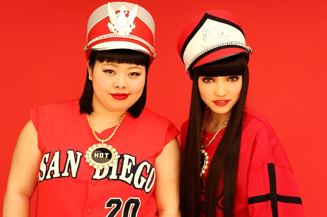 左から渡辺直美、TANAKA ALICE。