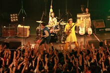 N'夙川BOYS「change your mind！～いつでも心にタイムレスメロディーを～」東京・SHIBUYA-AX公演の様子。（撮影：松岡敦飛）