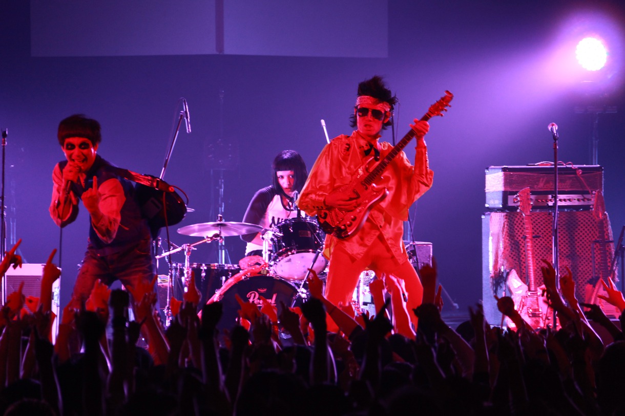 N'夙川BOYS「change your mind！～いつでも心にタイムレスメロディーを～」東京・SHIBUYA-AX公演の様子。（撮影：松岡敦飛）