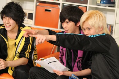 「超特急生出演 『ikki!!!!!i!!』リリース記念特番＆公開ライヴミーティングSP」配信中の様子。