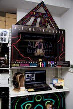 e☆イヤホン秋葉原店のALTIMA「TRYANGLE」試聴コーナー。