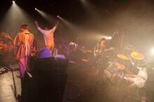 神聖かまってちゃん「～神聖かまってちゃん !! 目指せ! 2014マニフェスト達成!!～『ネットこどっこいしょ☆！』ワンマンライブ！」東京・LIQUIDROOM ebisu公演の様子。