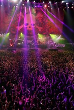 「VAMPS LIVE 2014: LONDON PRE-LIVE [VAMPADDICT ONLY]」の様子。（撮影： 田中和子）