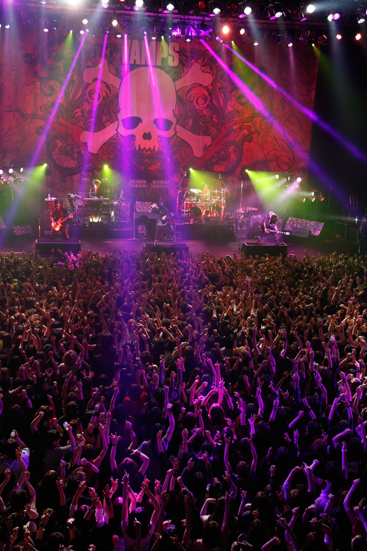 「VAMPS LIVE 2014: LONDON PRE-LIVE [VAMPADDICT ONLY]」の様子。（撮影： 田中和子）