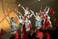 さくら学院「The Road to Graduation 2013 ～放課後アンソロジー みんなでわっしょい！～」の様子。