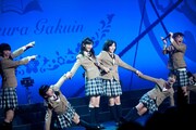さくら学院「The Road to Graduation 2013 ～放課後アンソロジー みんなでわっしょい！～」の様子。