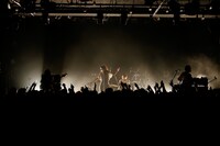 赤い公園「～赤鬼 VS 藍鬼 VS 栗鬼～」の様子。（撮影：福本和洋）