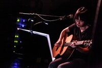 田渕ひさ子（Vo, G）（Photo by kato satsuki）