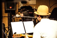 「不自由な旅人」に出演したti-ti.uuのライブの様子。（Photo by kato satsuki）