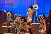 2013年度卒業式さくら学院「The Road to Graduation Final ～さくら学院 2013年度 卒業～」の様子。