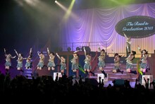 2013年度卒業式さくら学院「The Road to Graduation Final ～さくら学院 2013年度 卒業～」の様子。
