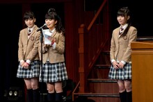 生徒会長の堀内まり菜が卒業生を代表して答辞を読み上げた。