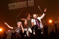 「夕焼けのメロディー」を披露する様子。（撮影：シバタエリ）