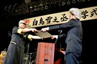 氣志團、涙と感謝であふれた白鳥雪之丞“無期限休学”GIG