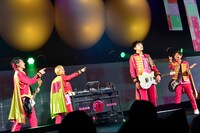 DISH//「D//PINK」東京・中野サンプラザホール公演の様子。