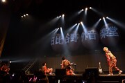 東京・日比谷野外大音楽堂公演がサプライズ発表されたときの様子。