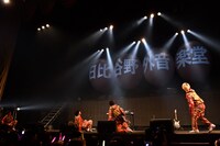 東京・日比谷野外大音楽堂公演がサプライズ発表されたときの様子。